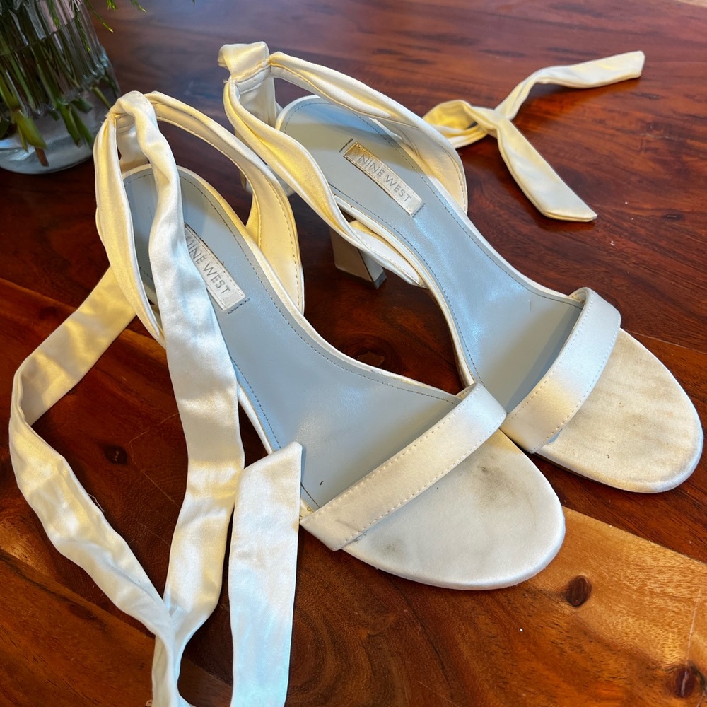 Nine West Kelsie Tie Heels in White Satin 8 1/2